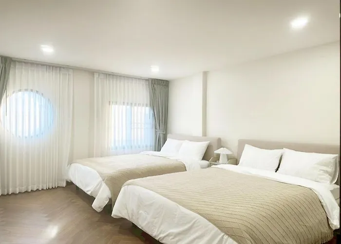 アパート Nalalin 8 Pax 3 Donmuang Airport Entire House バンコク都